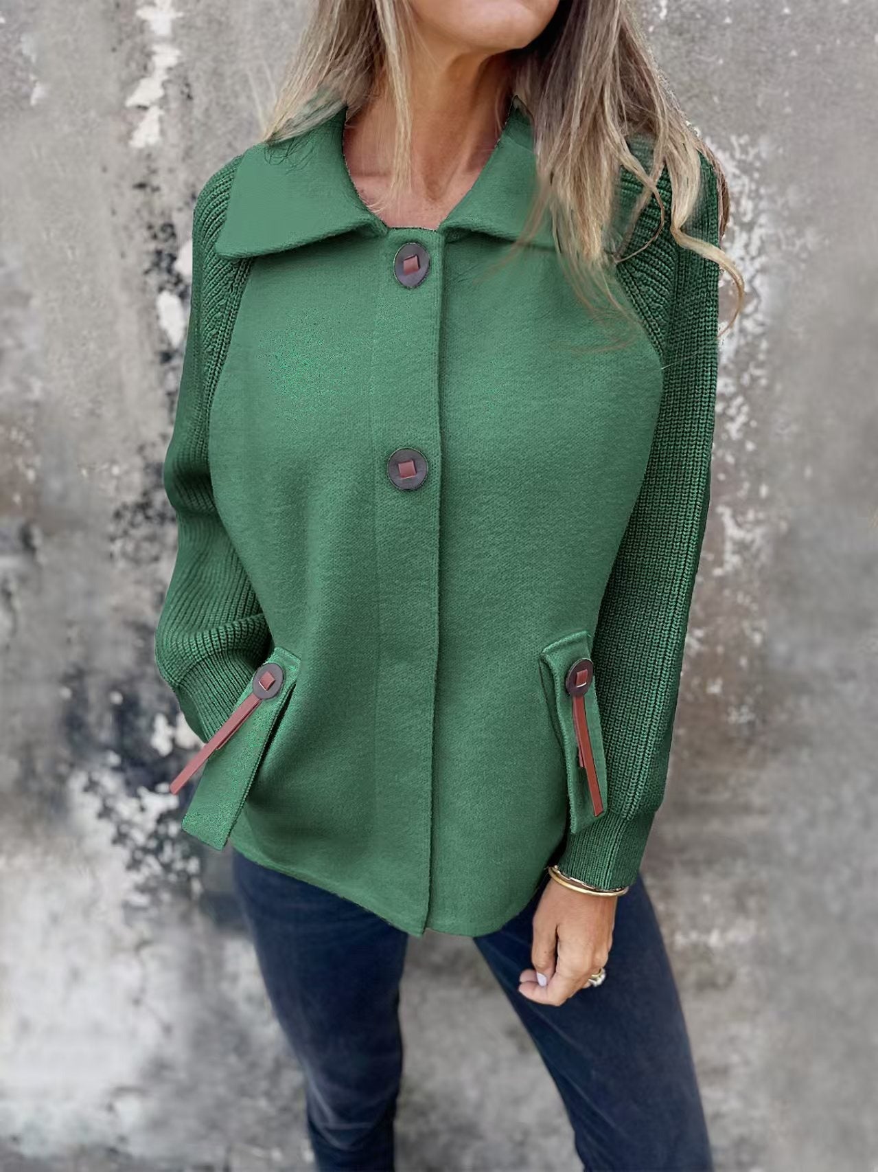 Marisela – Chaqueta con botones y mangas de punto