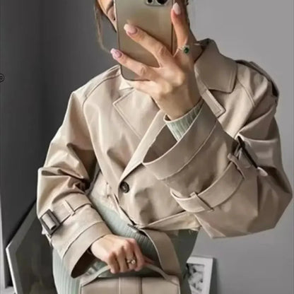 Hyacinth – Trench Coat Corto con Cinturón para Mujer