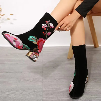 Victoria | Botas de mujer de otoño e invierno con bordado vintage de flores hasta media pantorrilla