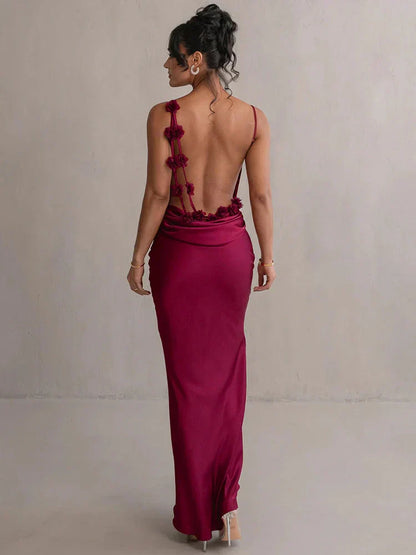 Valeria – Vestido de Noche con Espalda Descubierta y Detalles Florales