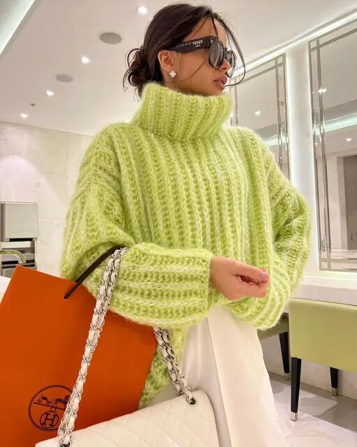 Lucía – Suéter de Punto con Cuello Alto